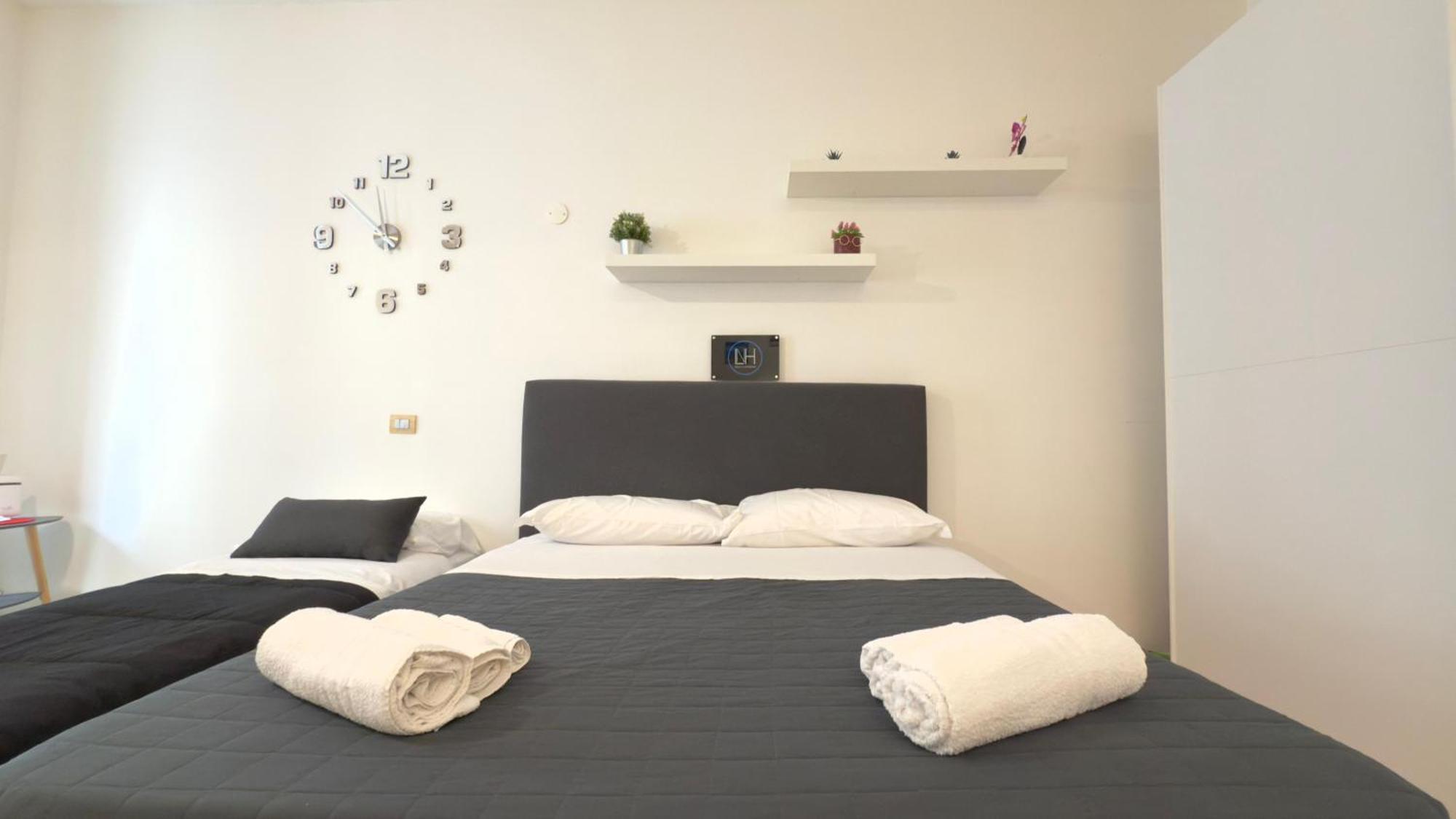 Nl House * Naples