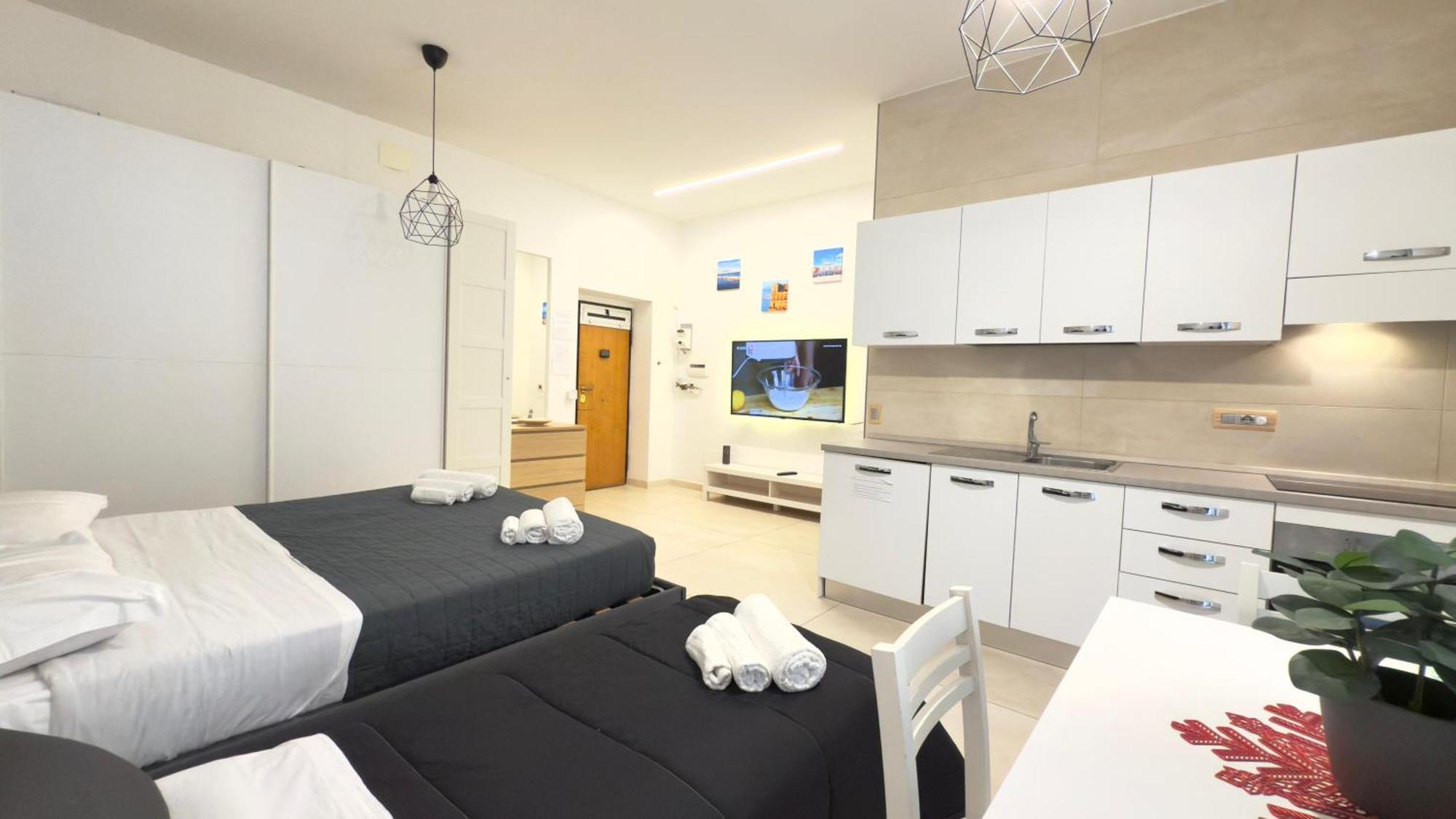 Nl House * Naples